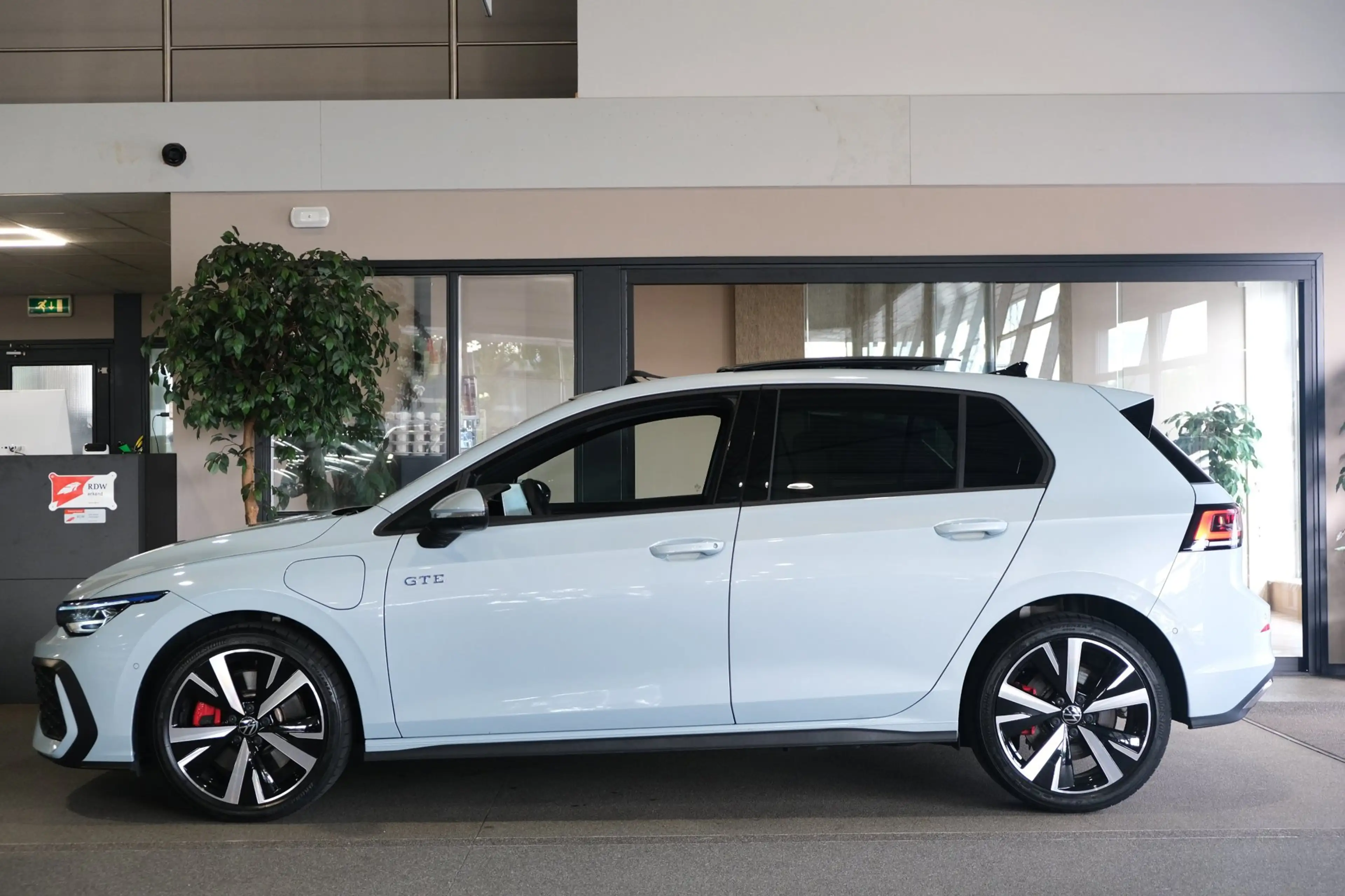 Volkswagen Golf GTE 8.5 1.5 eHybrid 272PK Facelift Pano Volleder 360Ca — photo 9