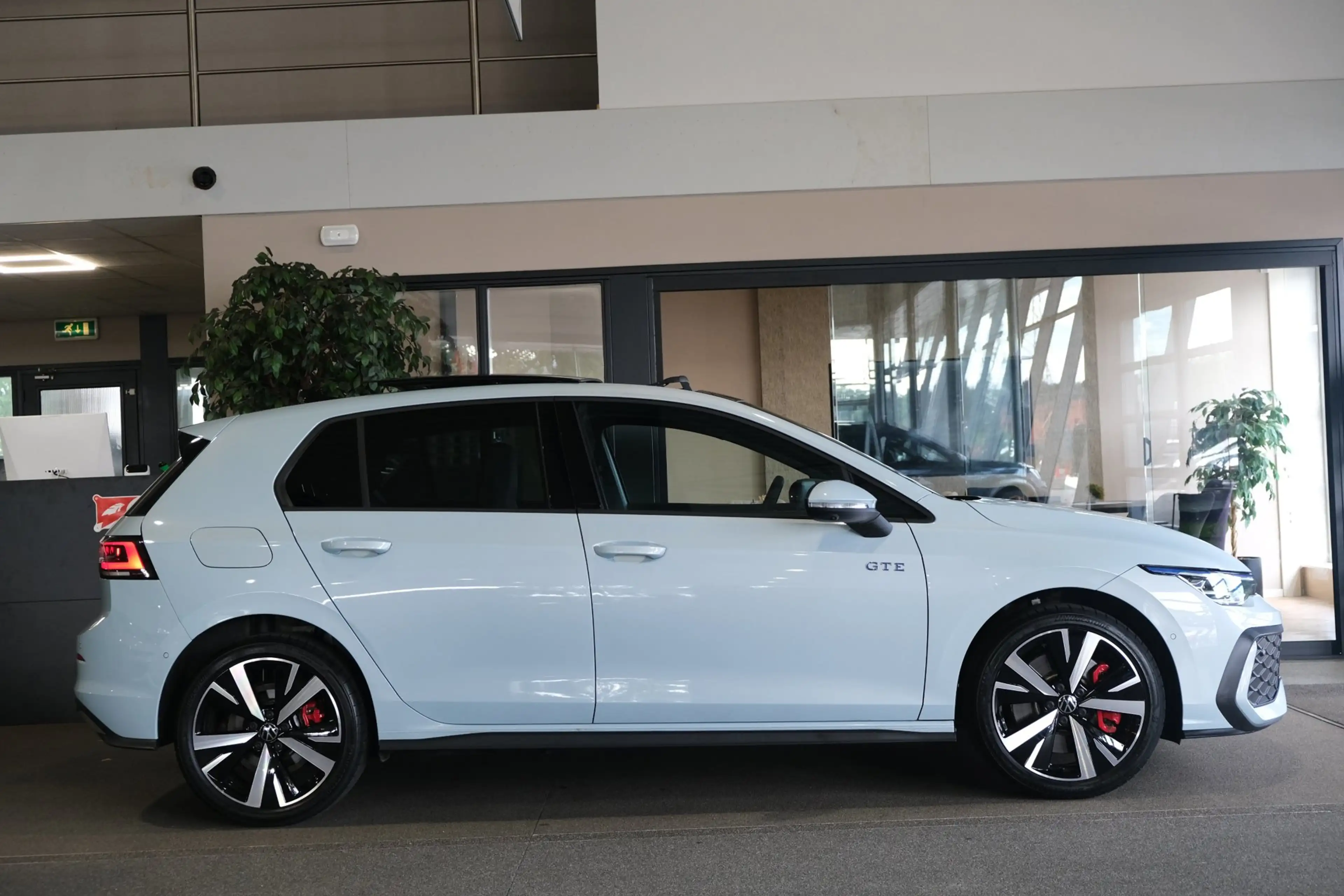 Volkswagen Golf GTE 8.5 1.5 eHybrid 272PK Facelift Pano Volleder 360Ca — photo 7