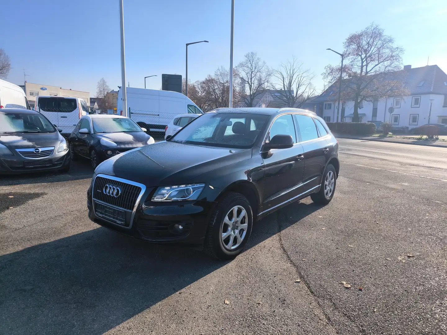 Audi Q5 2.0 TFSI 132 kW quattro Schwarz - 1