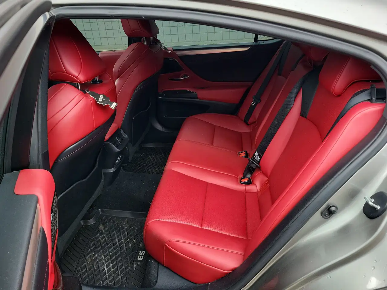 Lexus ES снимка Lexus ES