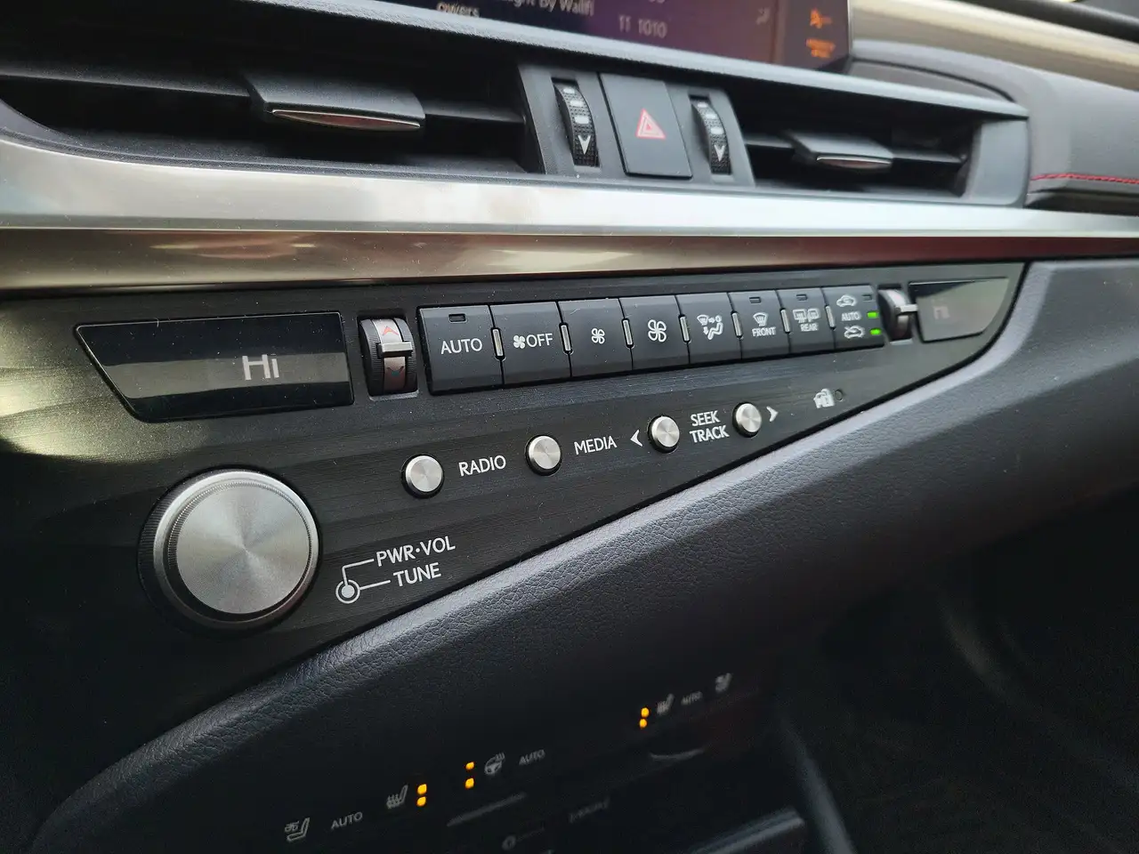 Lexus ES снимка Lexus ES