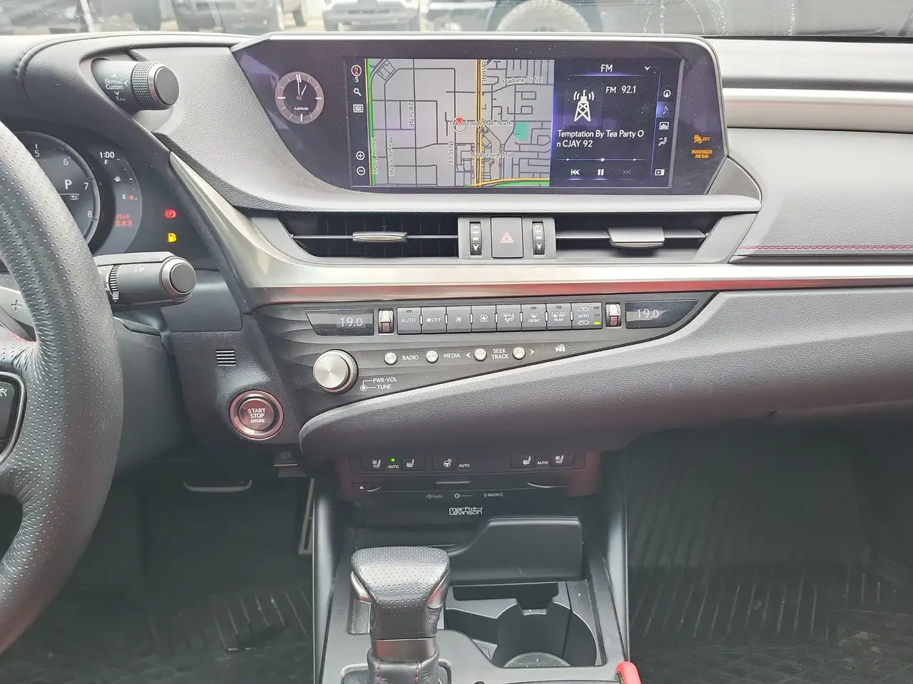 Lexus ES снимка Lexus ES