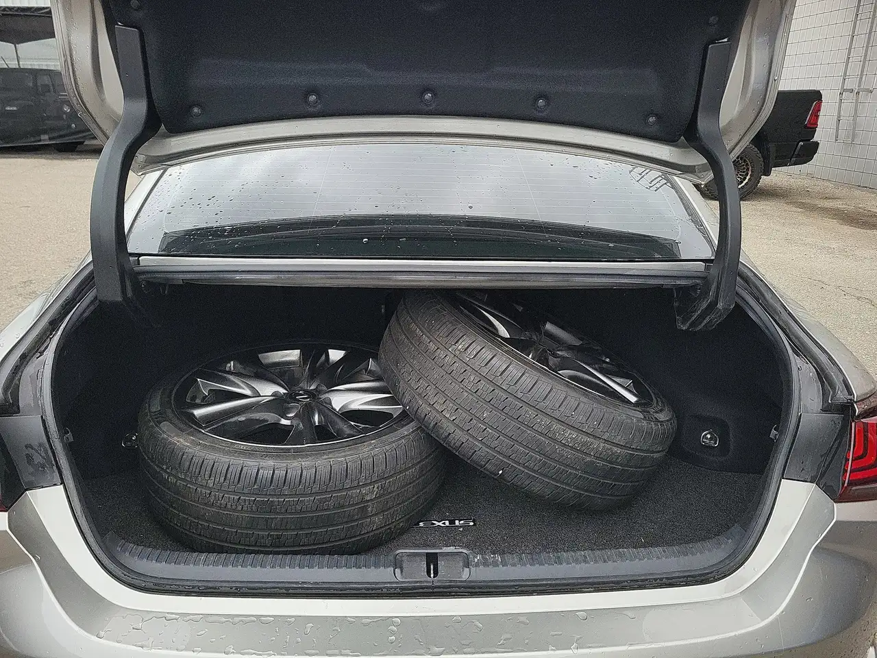 Lexus ES снимка Lexus ES