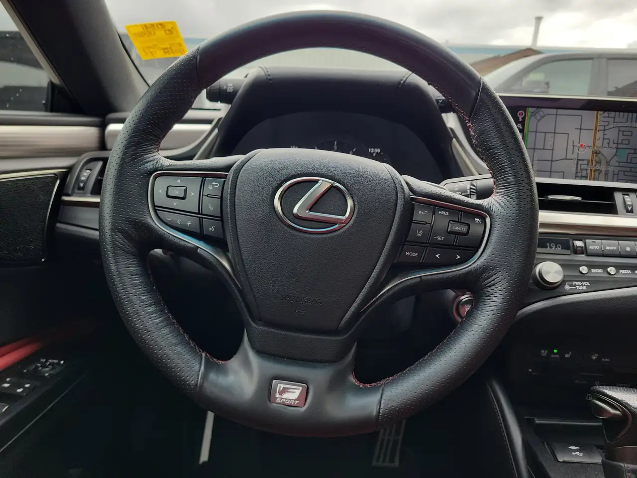 Lexus ES снимка Lexus ES