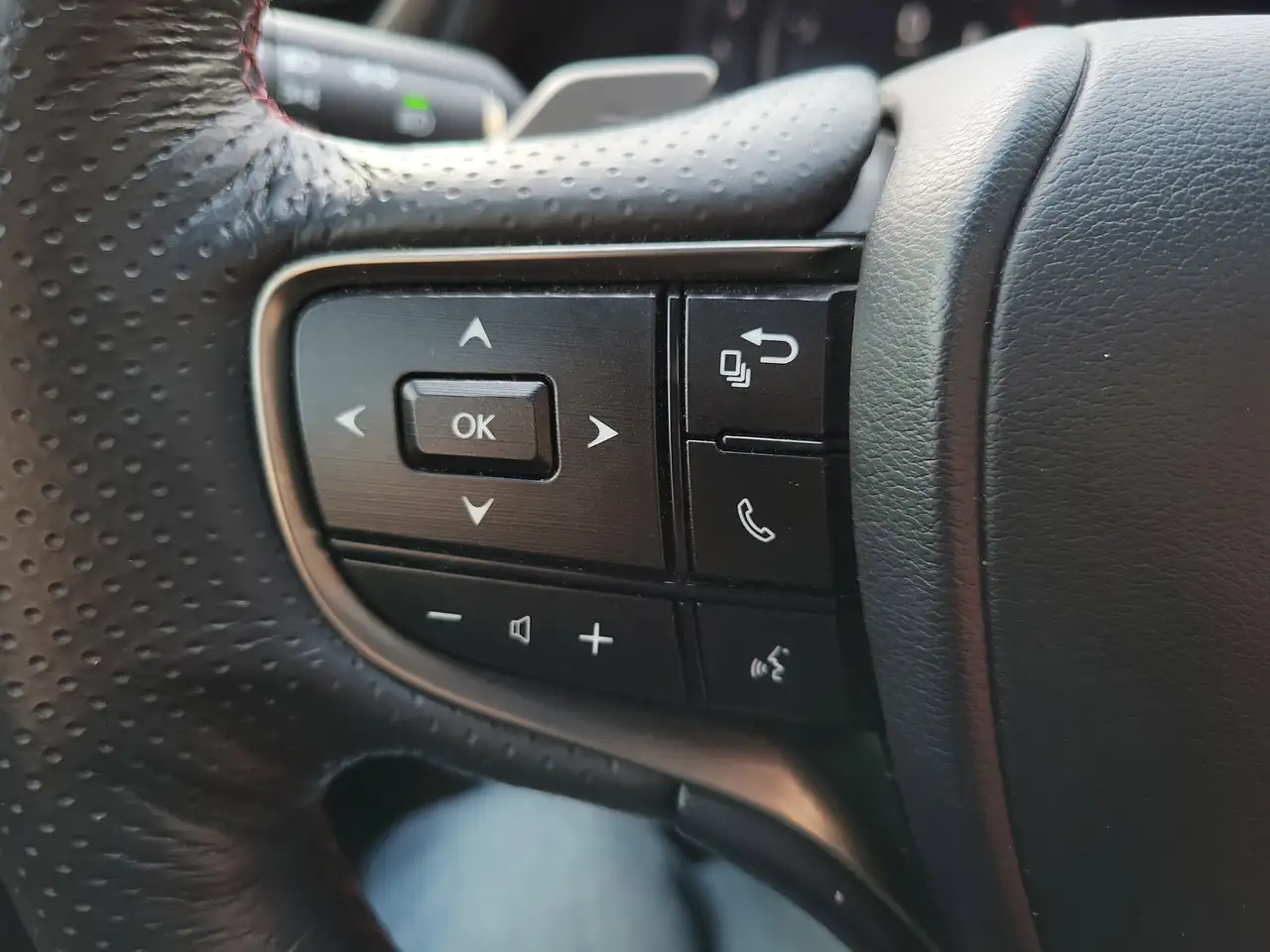 Lexus ES снимка Lexus ES