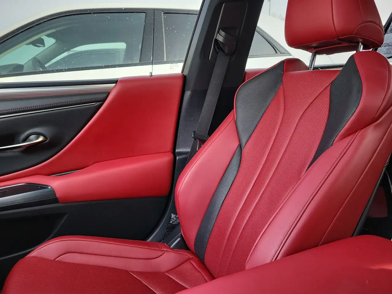 Lexus ES снимка Lexus ES