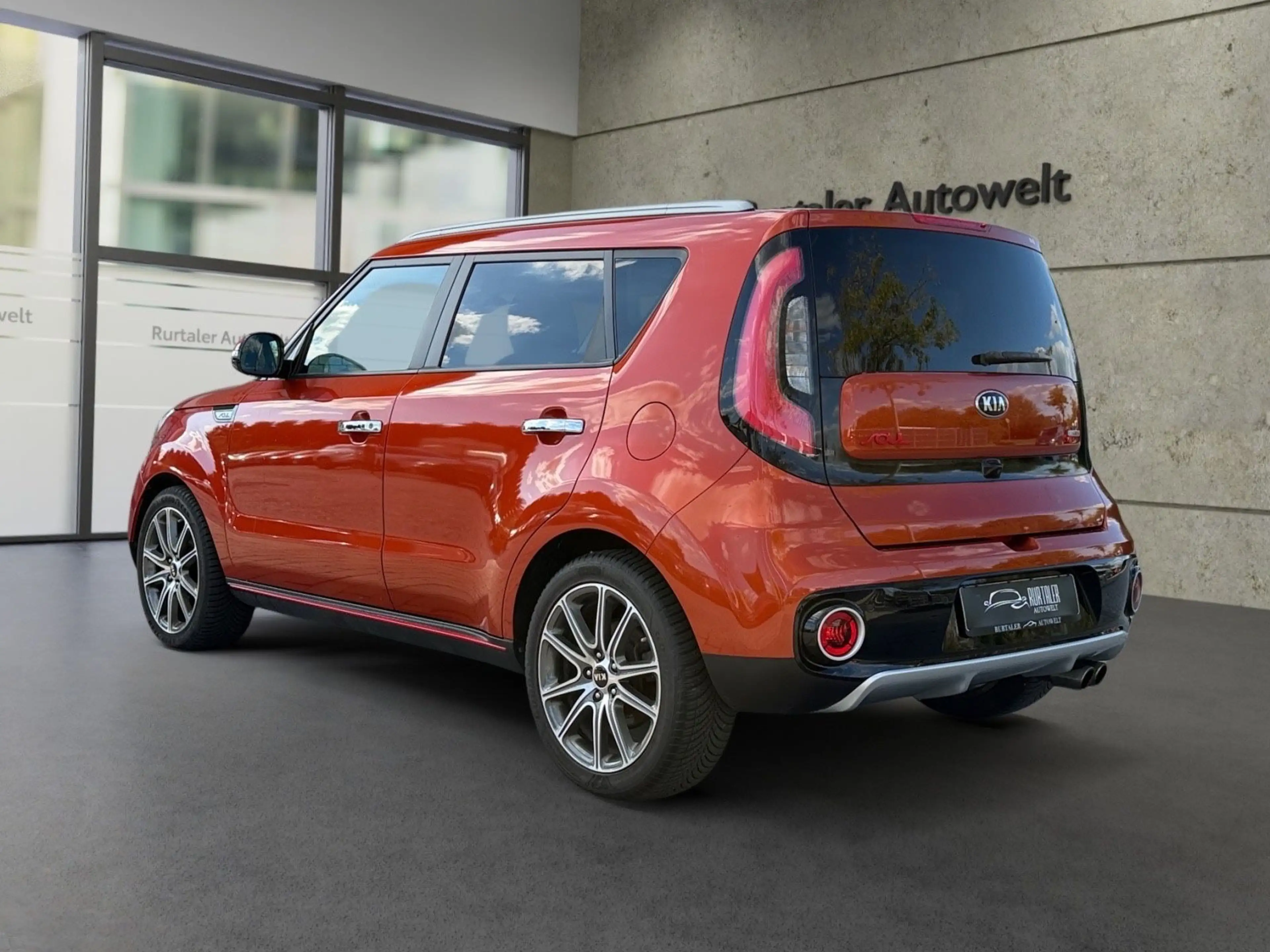 Kia Soul Turbo *NAVI*RFK*SHZ*S-DACH*PANO*TEMP*TÜV* — photo 3