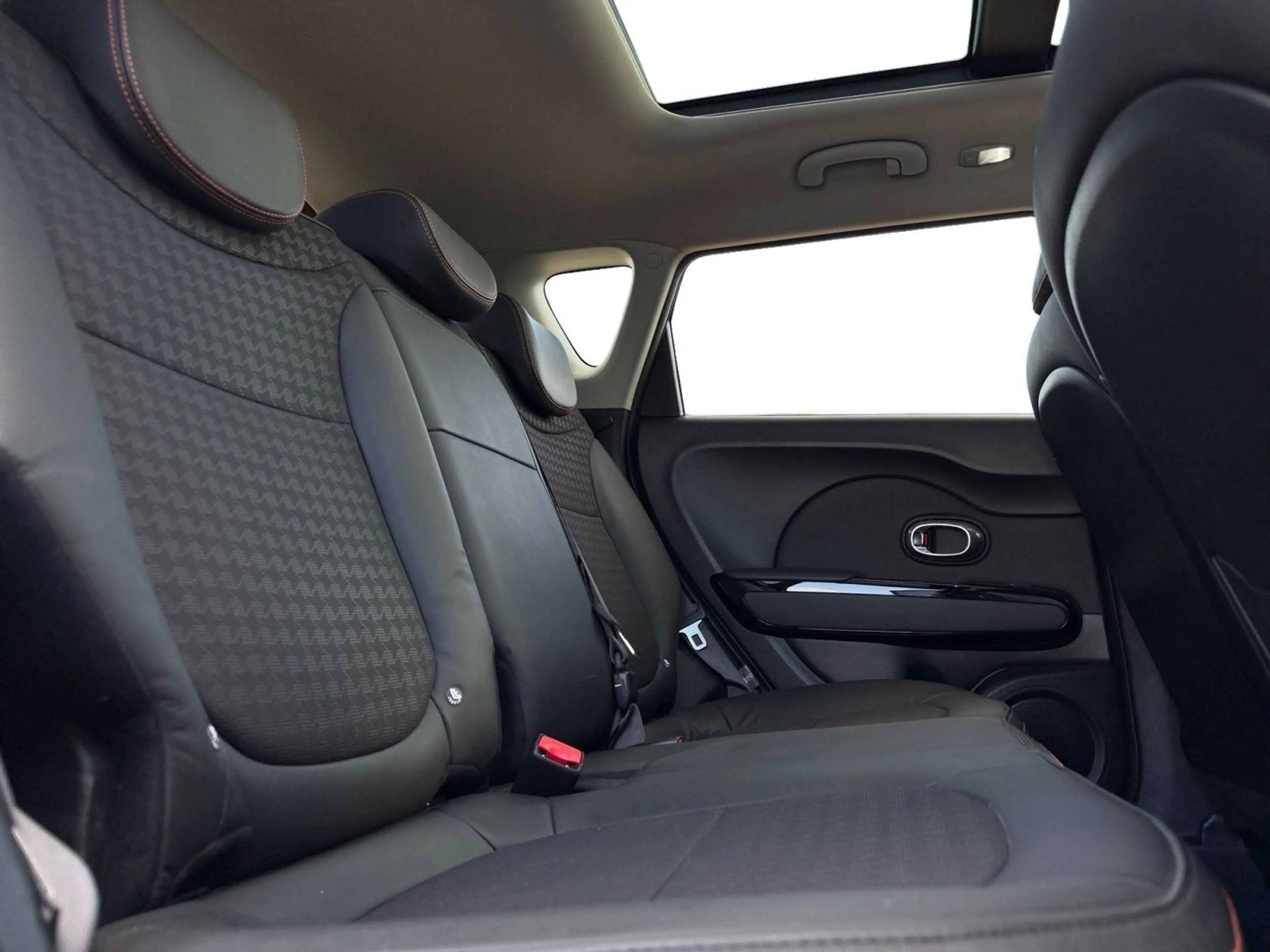 Kia Soul Turbo *NAVI*RFK*SHZ*S-DACH*PANO*TEMP*TÜV* — photo 14