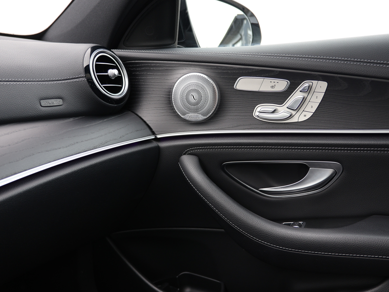 Mercedes-Benz E 350 d T AMG Line - PANO BURMESTER NIGHT — photo 28