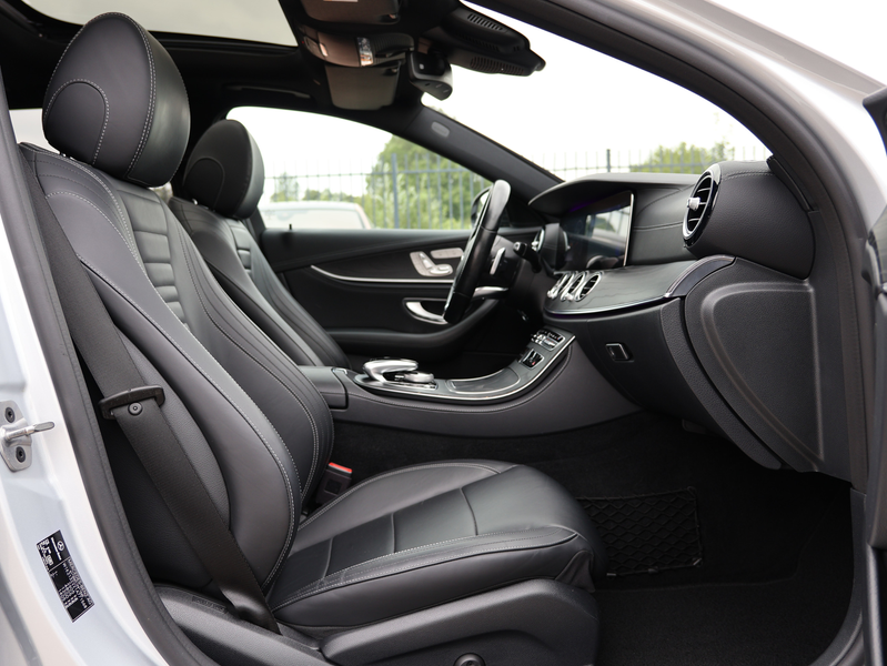 Mercedes-Benz E 350 d T AMG Line - PANO BURMESTER NIGHT — photo 20
