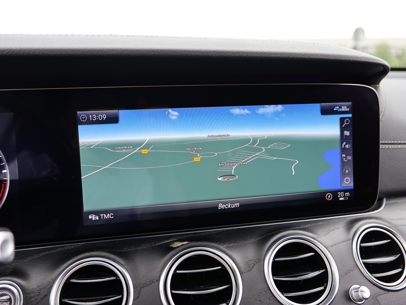 Mercedes-Benz E 350 d T AMG Line - PANO BURMESTER NIGHT — photo 33