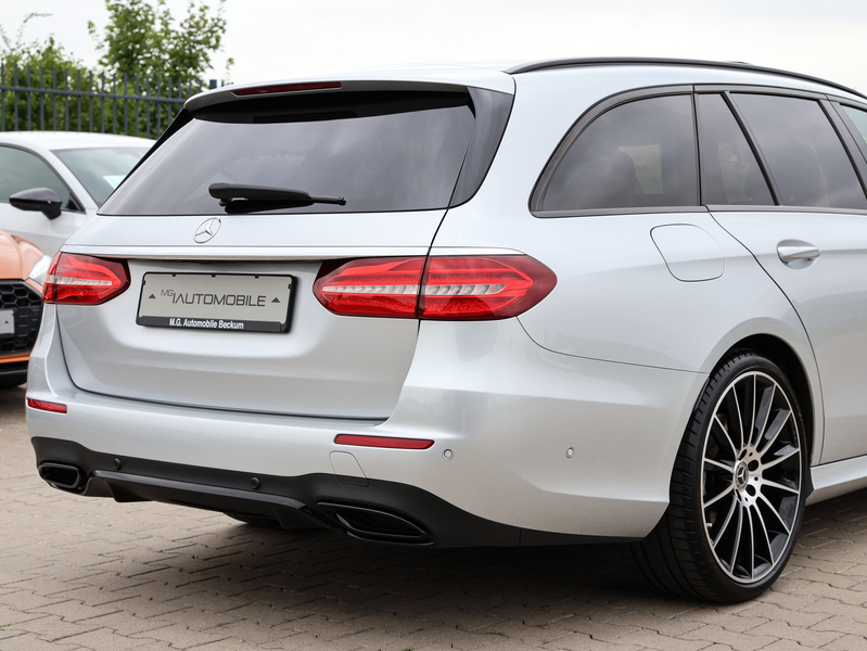 Mercedes-Benz E 350 d T AMG Line - PANO BURMESTER NIGHT — photo 16