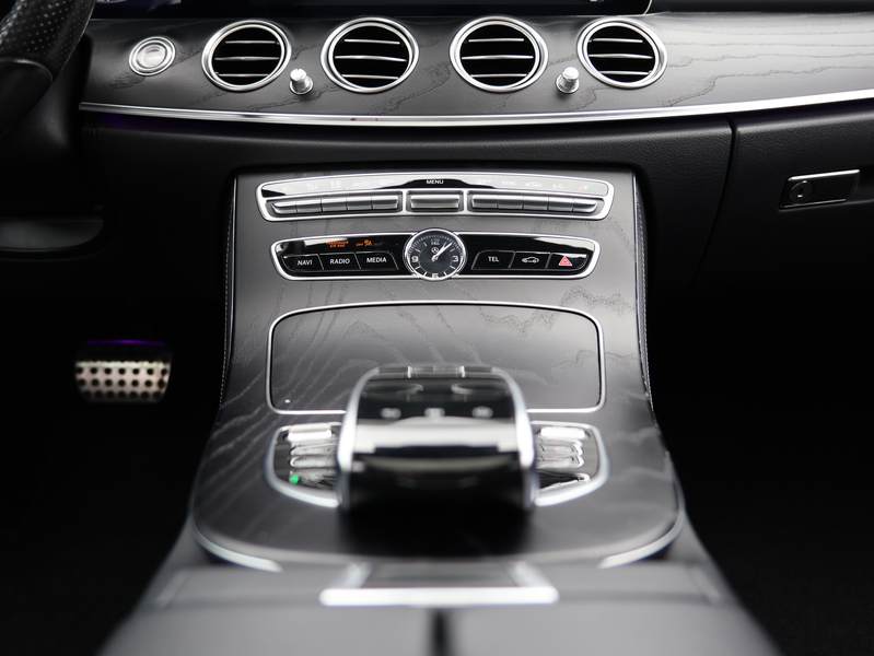 Mercedes-Benz E 350 d T AMG Line - PANO BURMESTER NIGHT — photo 32