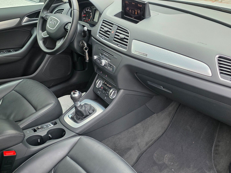 Audi Q3 2.0 TFSI quattro *LEDER*8Fach Berreift — photo 25