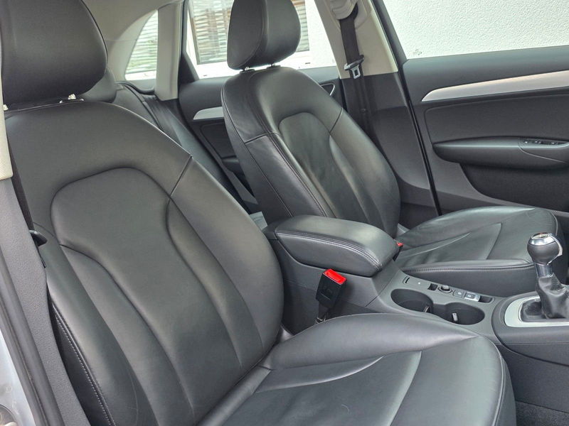 Audi Q3 2.0 TFSI quattro *LEDER*8Fach Berreift — photo 27