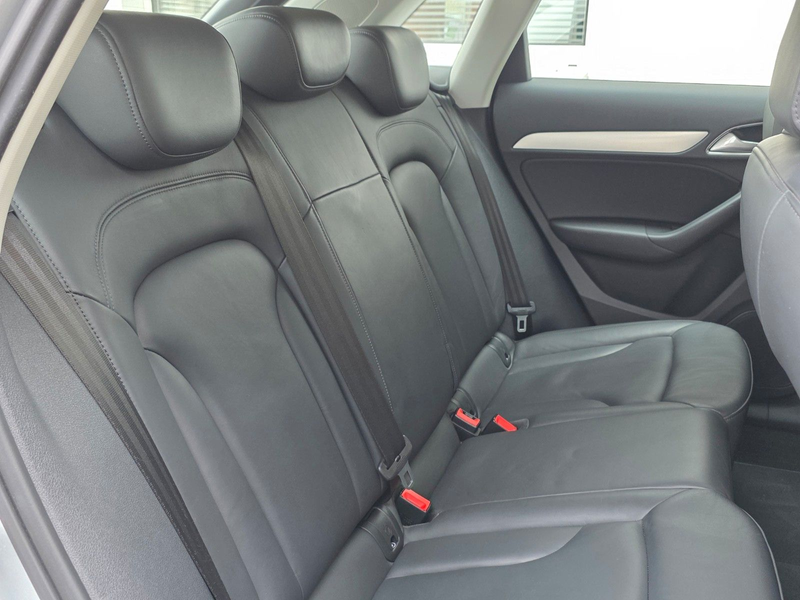 Audi Q3 2.0 TFSI quattro *LEDER*8Fach Berreift — photo 31