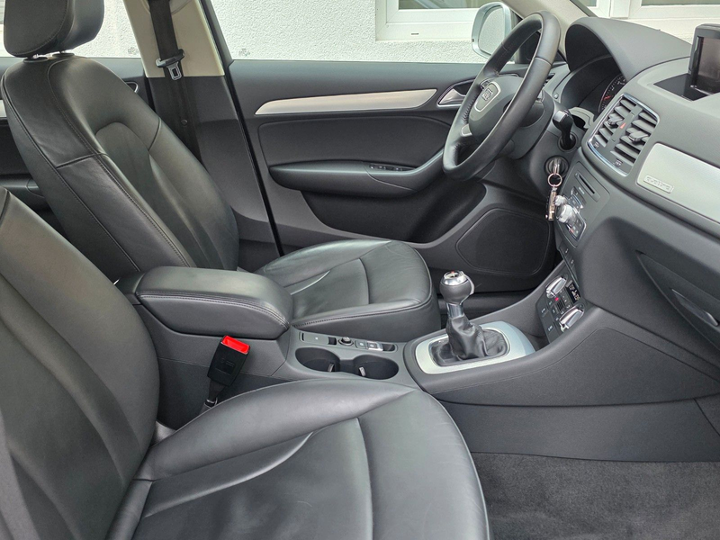 Audi Q3 2.0 TFSI quattro *LEDER*8Fach Berreift — photo 26