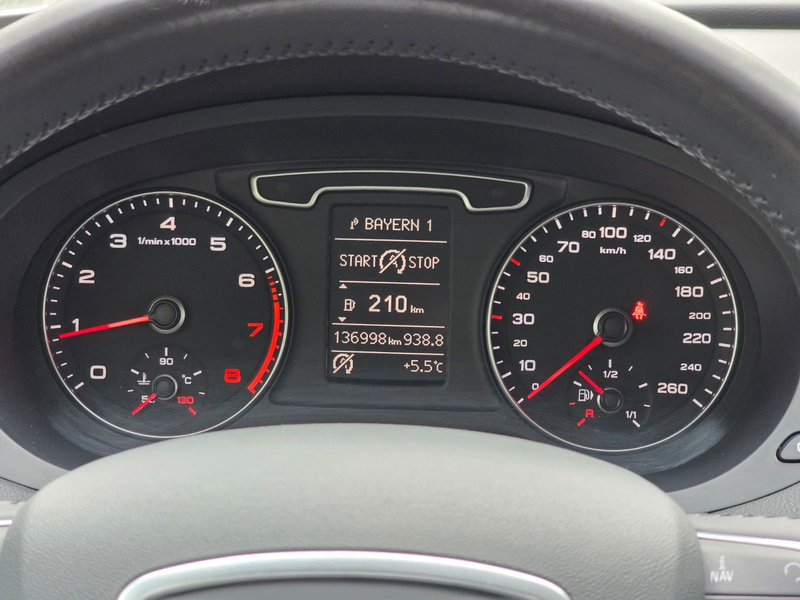 Audi Q3 2.0 TFSI quattro *LEDER*8Fach Berreift — photo 33