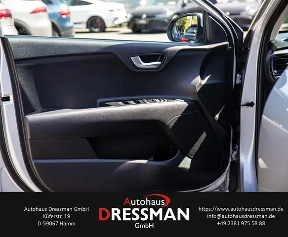 Kia Rio view 9