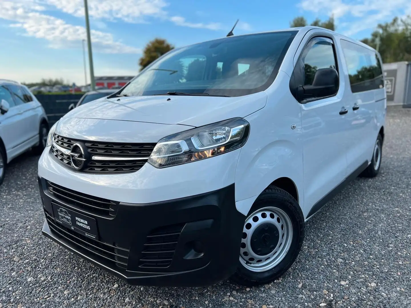 Opel Vivaro VIVARO-9SITZE-NAVI-DAB-KAMERA-TEMPOMAT-KLIMA Weiß - 1