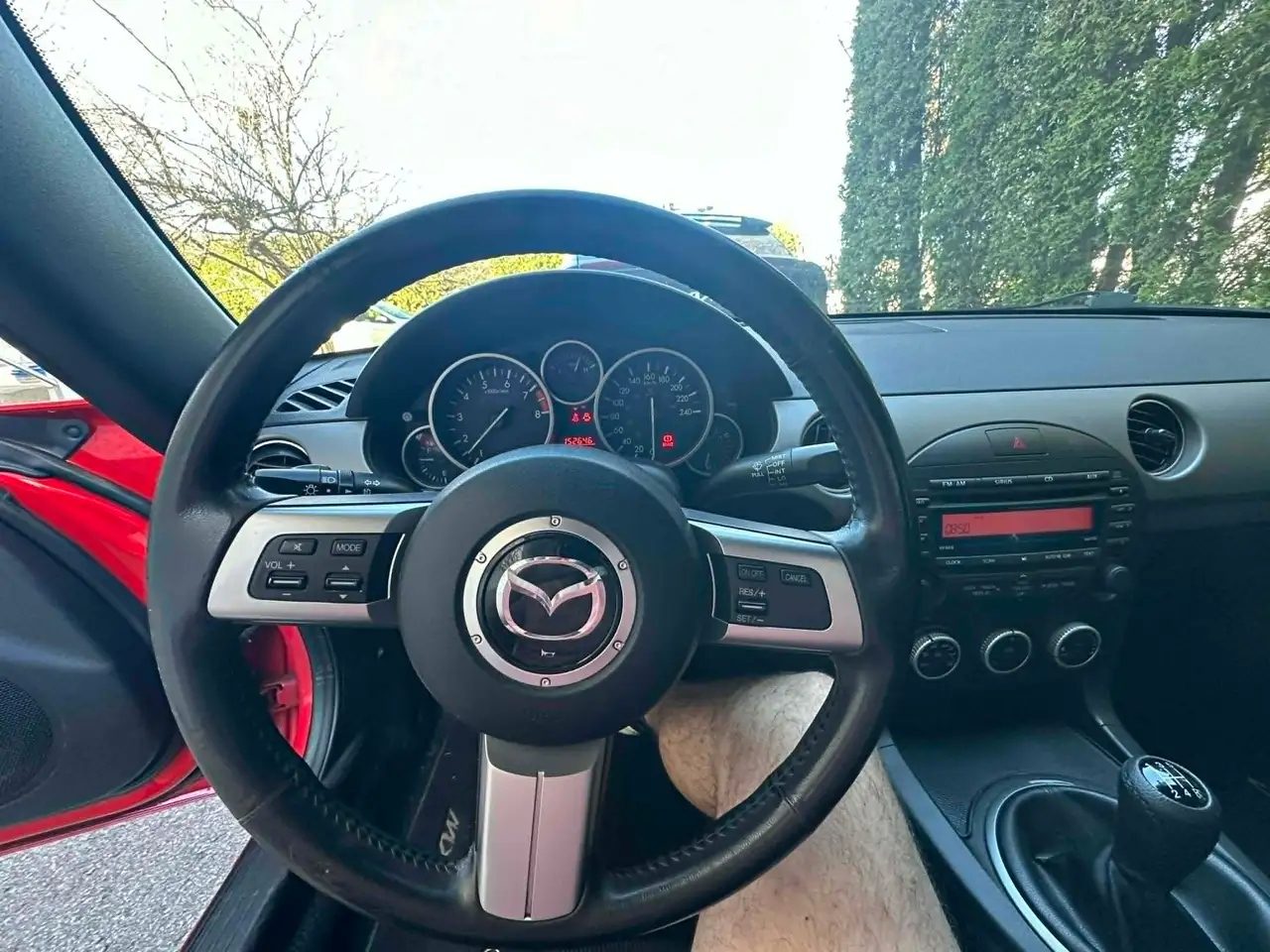 Mazda MX-5 Miata снимка Mazda MX-5 Miata