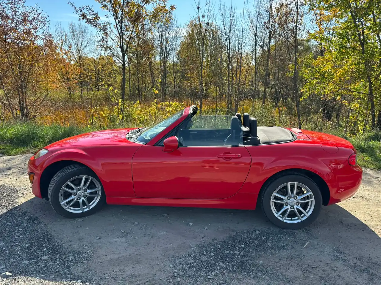 Mazda MX-5 Miata снимка Mazda MX-5 Miata