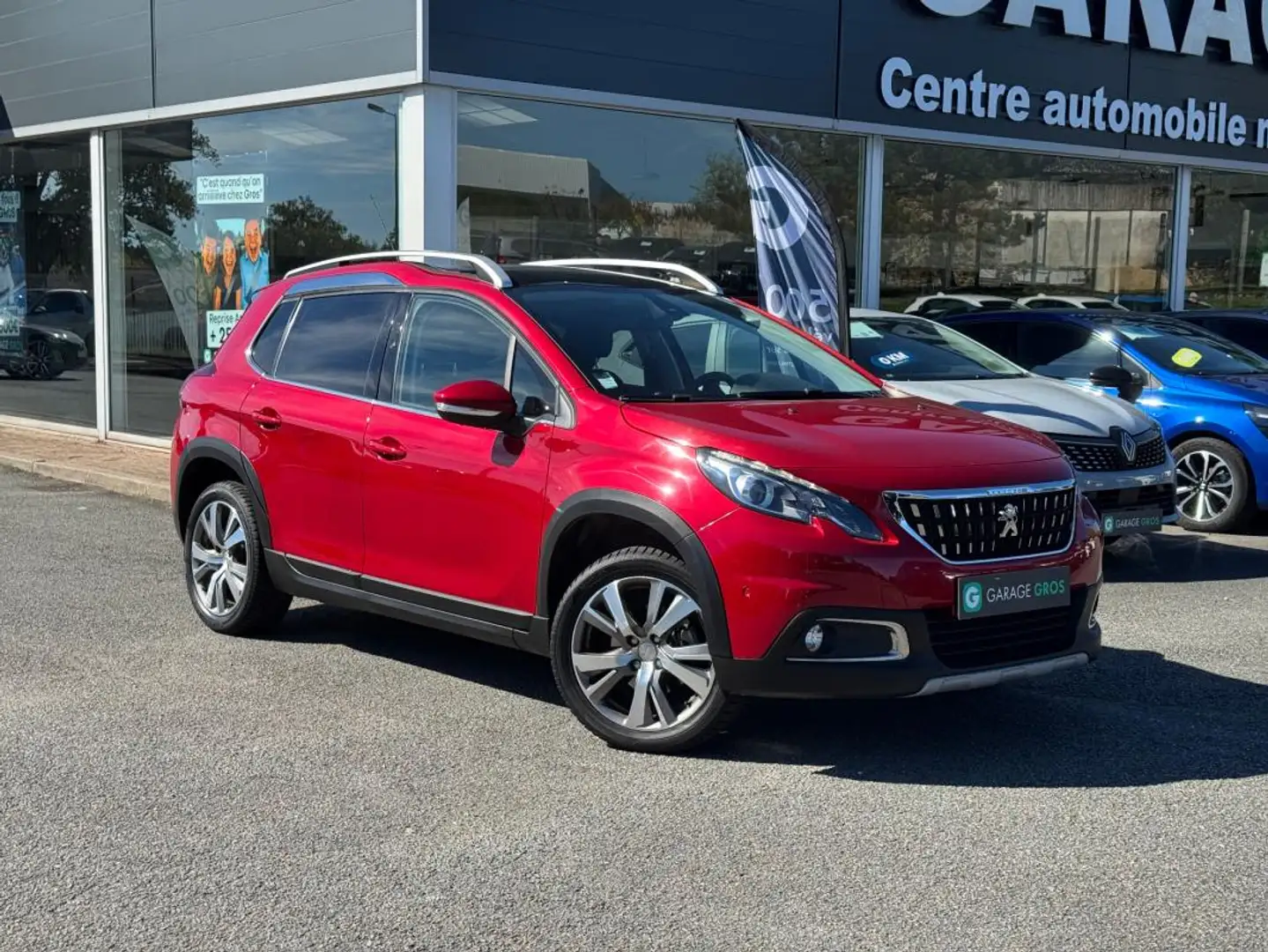 Peugeot 2008 1.2 PureTech 110ch S&S BVM5 Allure Rouge - 1