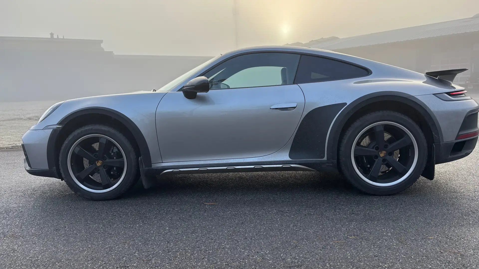 Porsche 911 Dakar Silber - 1