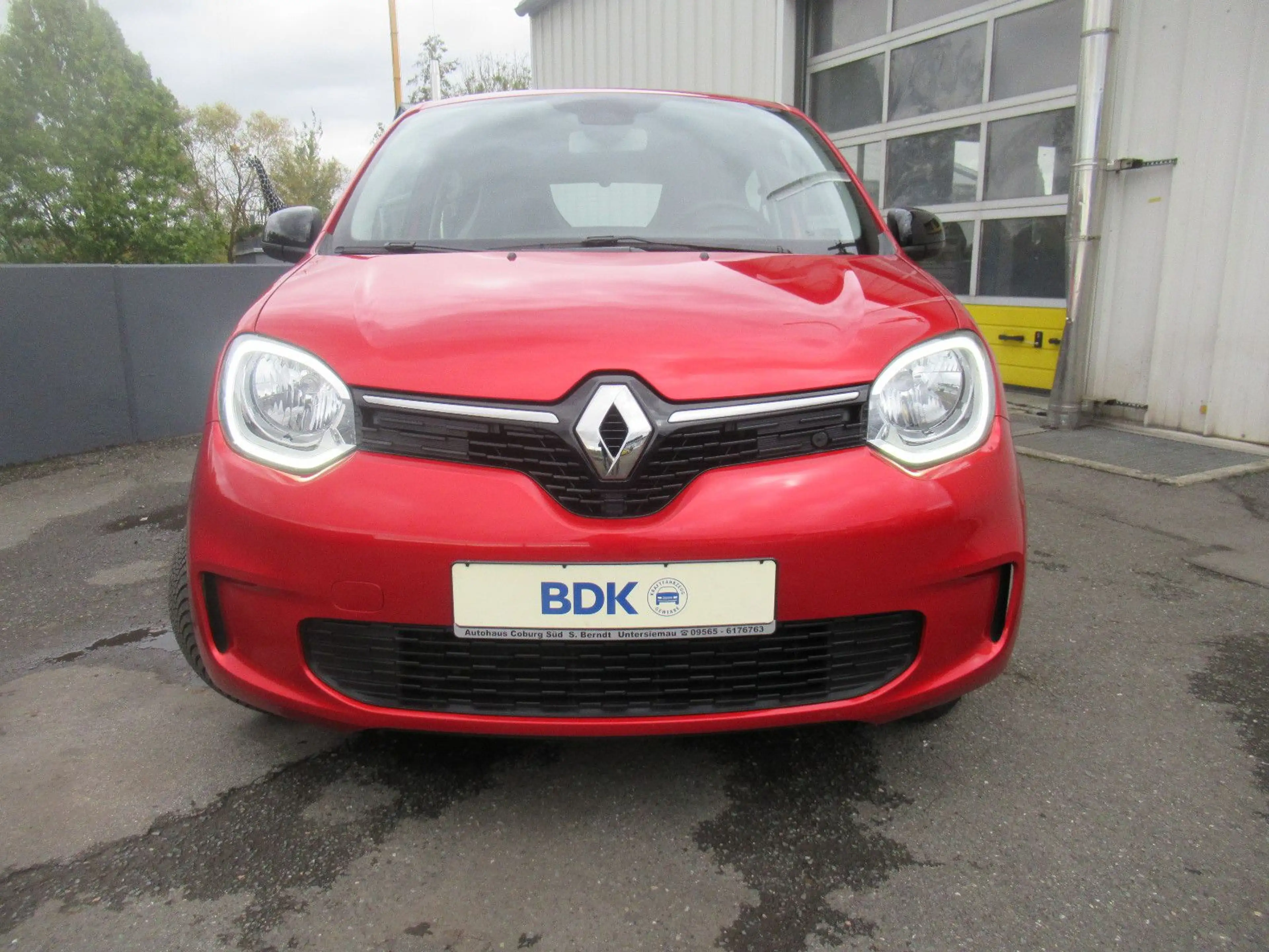 Renault Twingo Equilibre KLIMA NAVI SHZG PDC TEMPO. DAB+ — photo 2