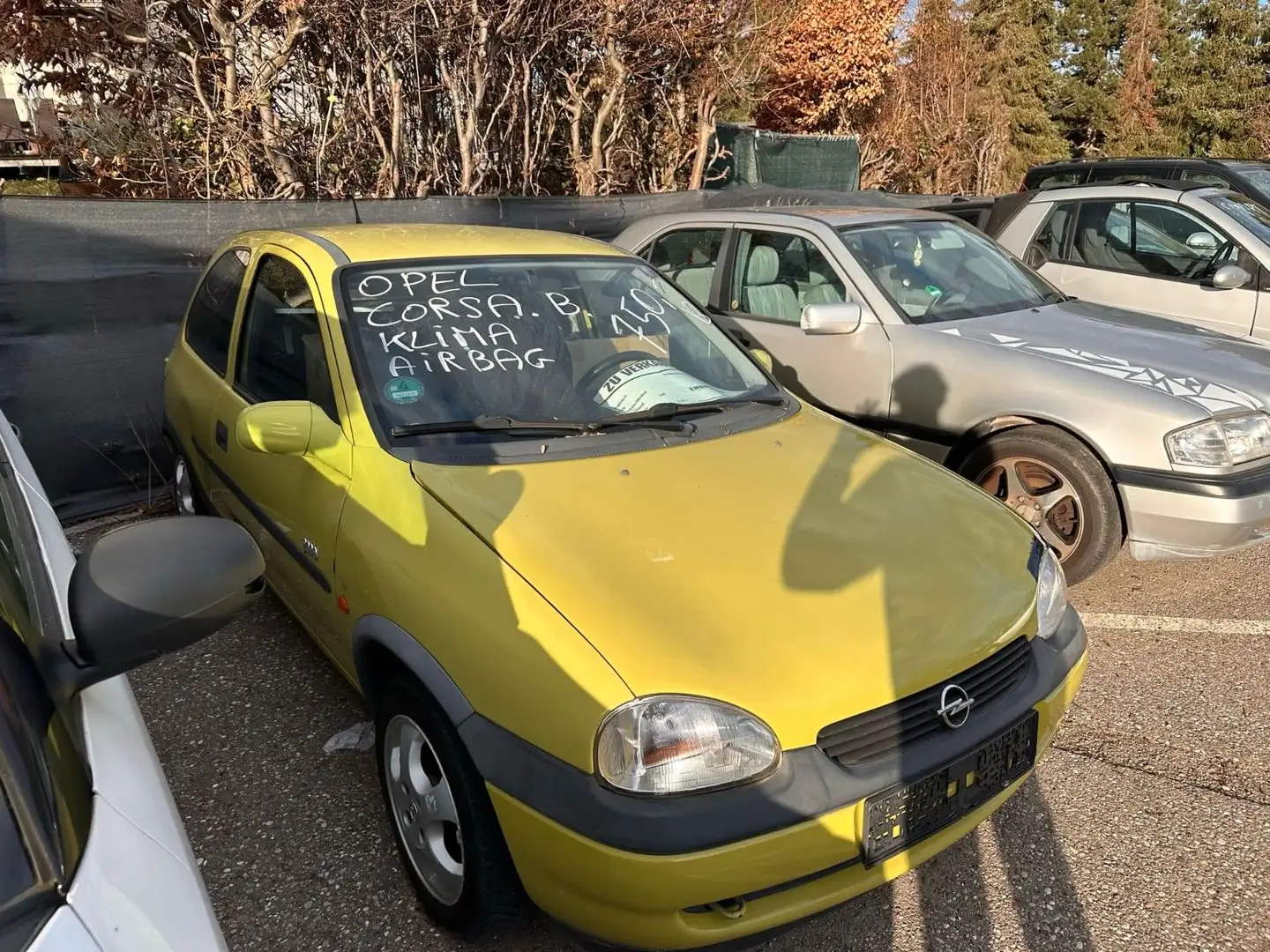 Opel Corsa 1.0 Benzin Klima Gelb - 2