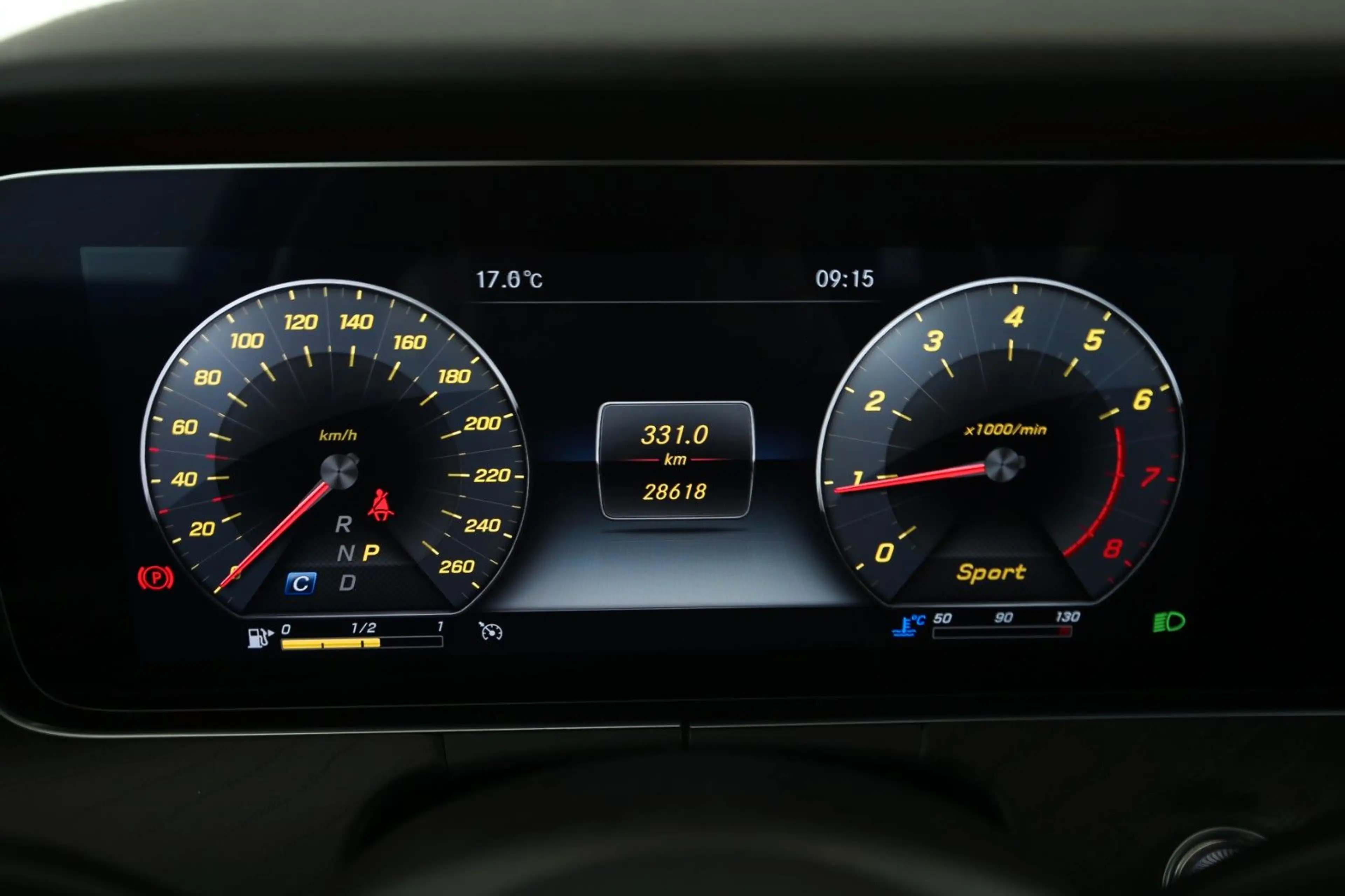 Mercedes-Benz E 200 T-Modell AMG-Line 20" AMG TOP-Zustand — photo 12