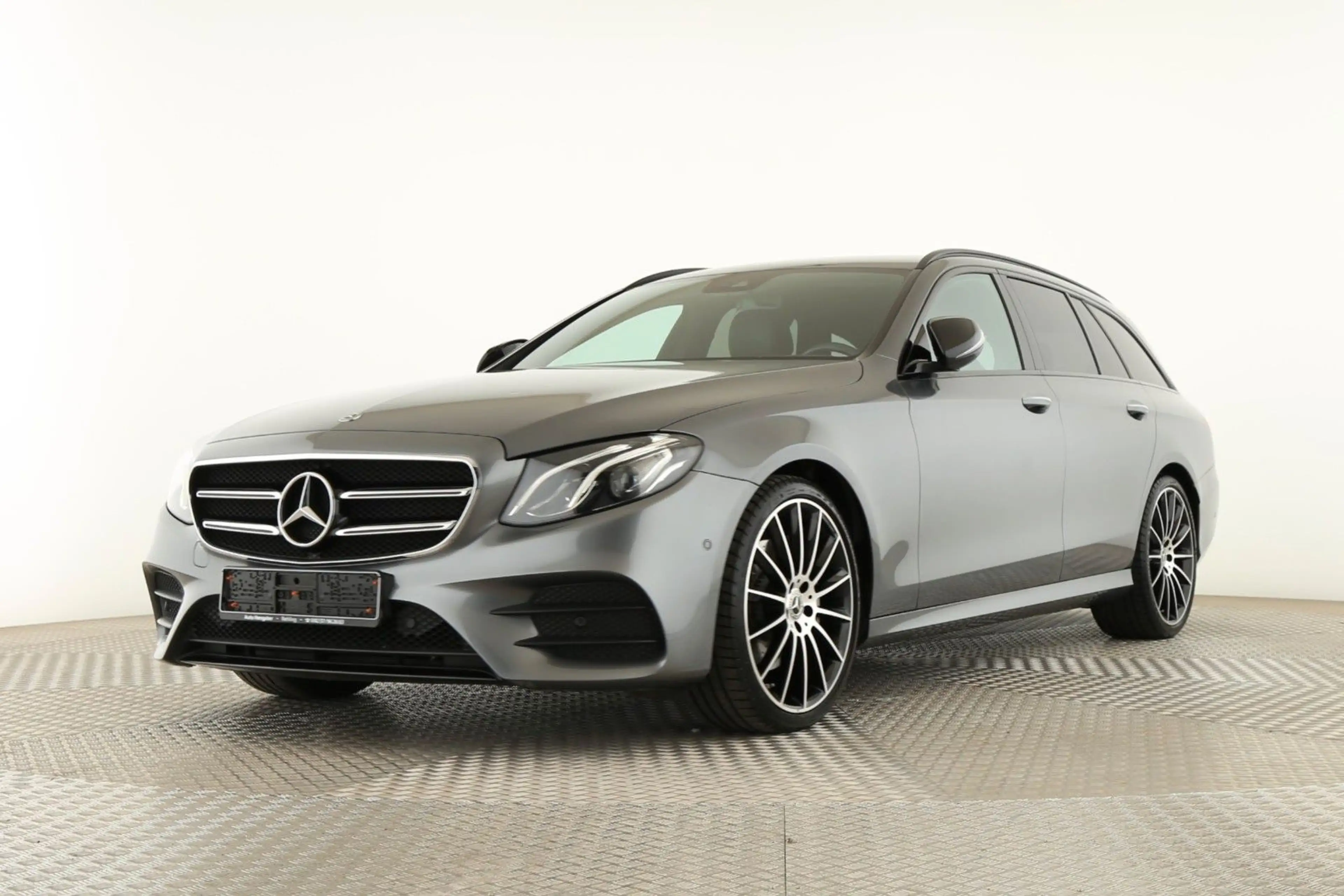 Mercedes-Benz E 200 T-Modell AMG-Line 20" AMG TOP-Zustand