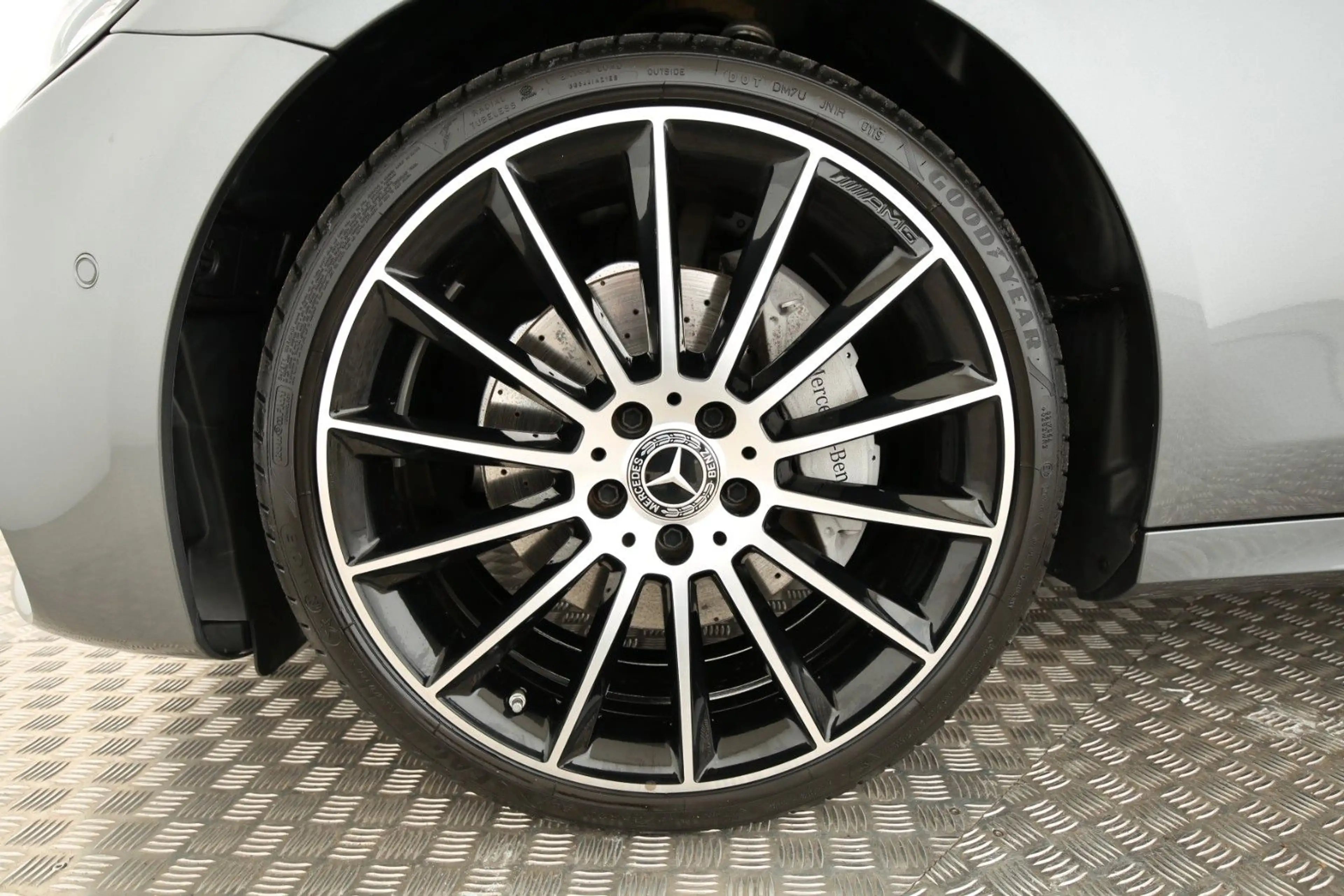 Mercedes-Benz E 200 T-Modell AMG-Line 20" AMG TOP-Zustand — photo 14