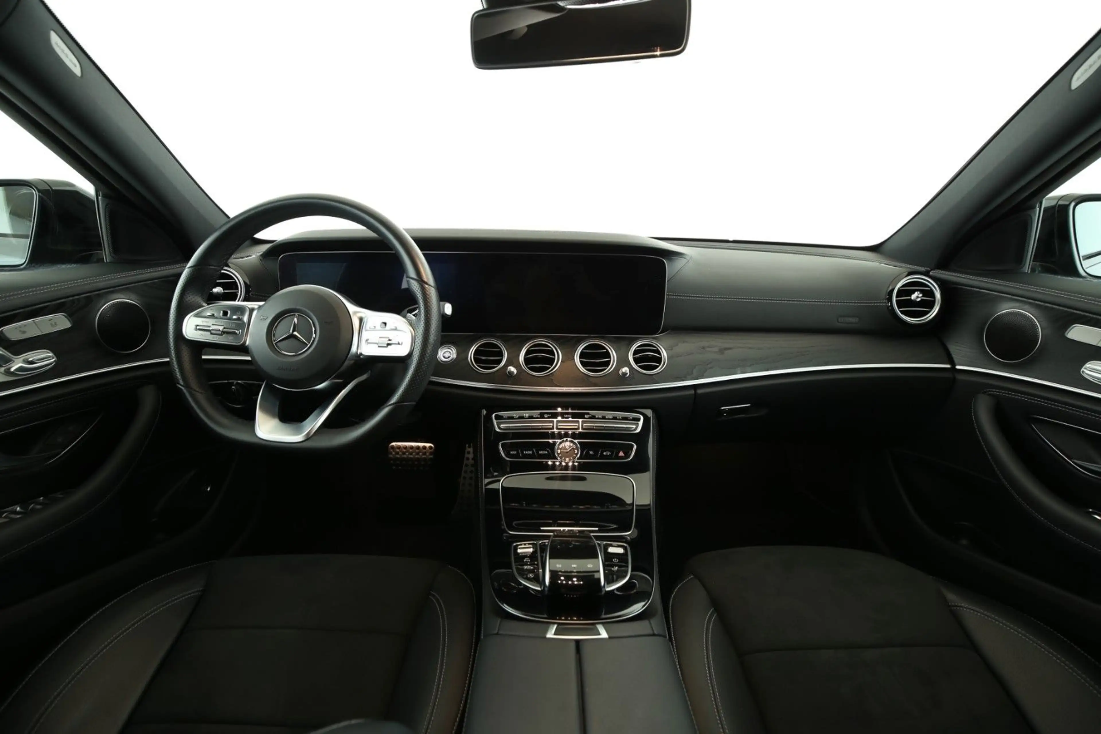Mercedes-Benz E 200 T-Modell AMG-Line 20" AMG TOP-Zustand — photo 7