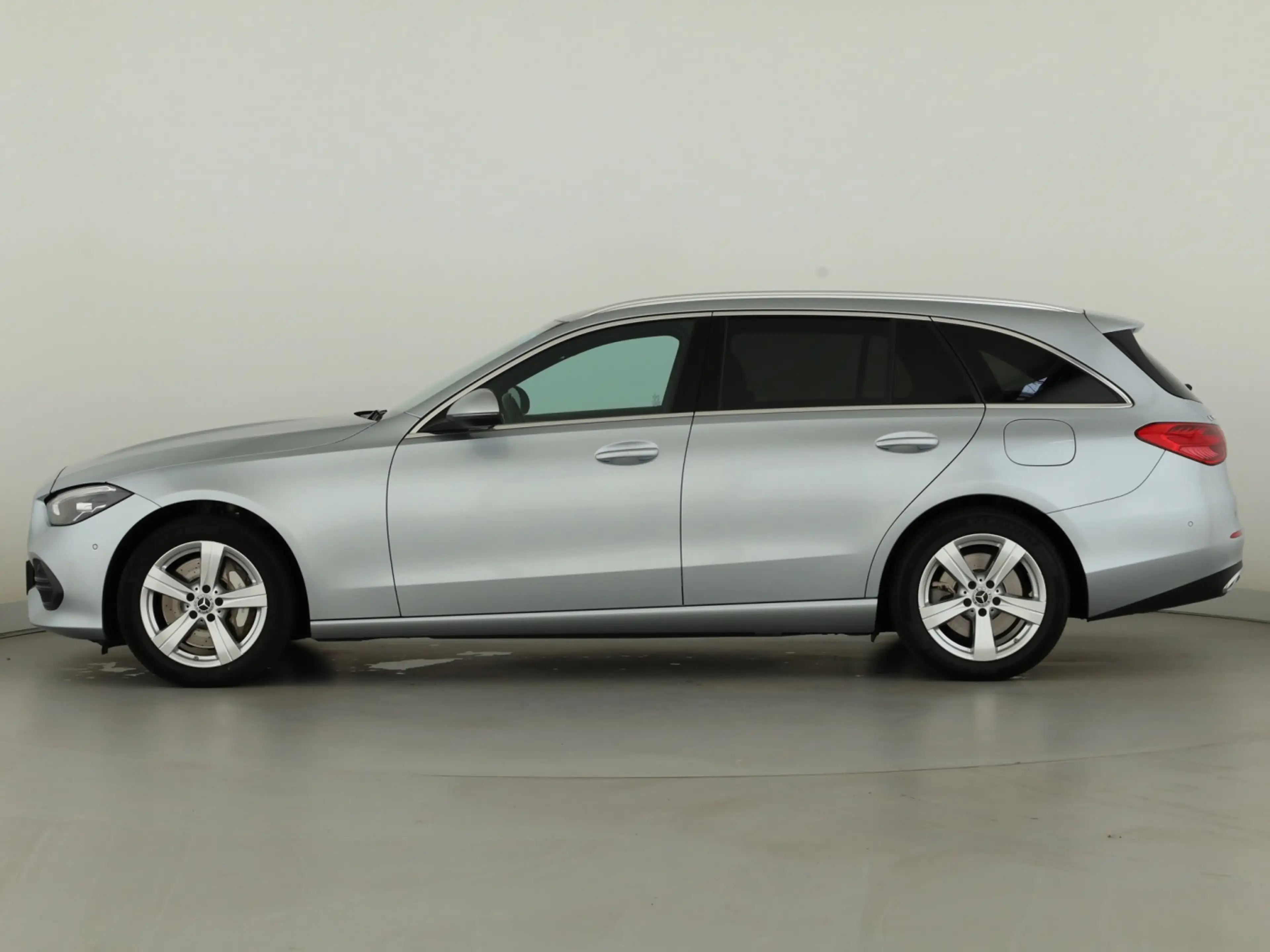 Mercedes-Benz C 300 e T **Avantgarde*AHK*Panorama*LED*Kamera** — photo 7