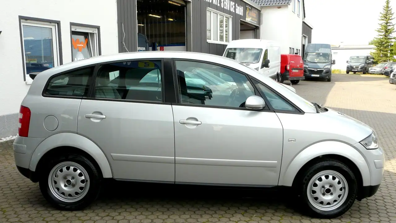 Audi A2 1.2 TDI 3L aus erster Hand im beispielhaften Zustd, foto 10
