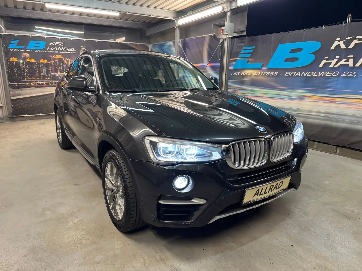 BMW X4 xDrive 20 i xLine Grau - 1