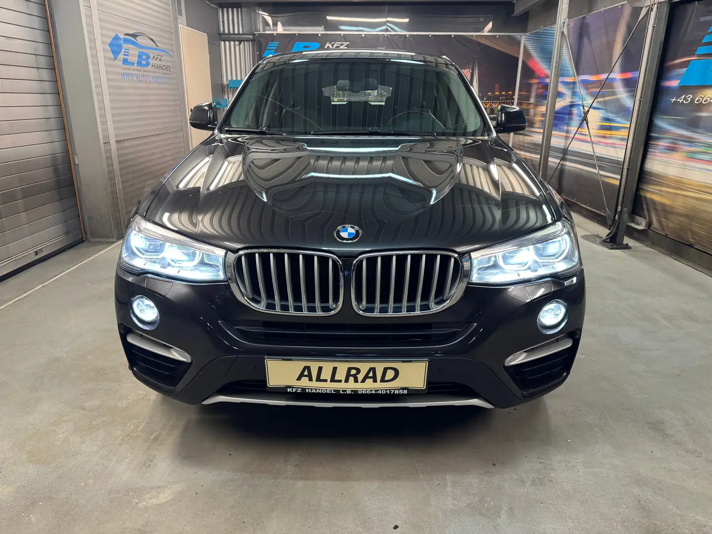 BMW X4 xDrive 20 i xLine Grau - 2