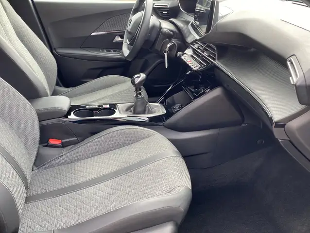 Peugeot 2008 view 13
