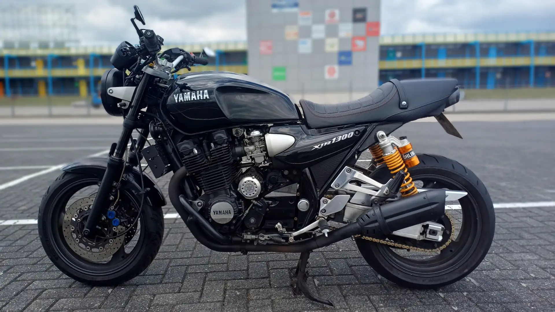 Yamaha XJR 1300 Scrambler Negro - 1