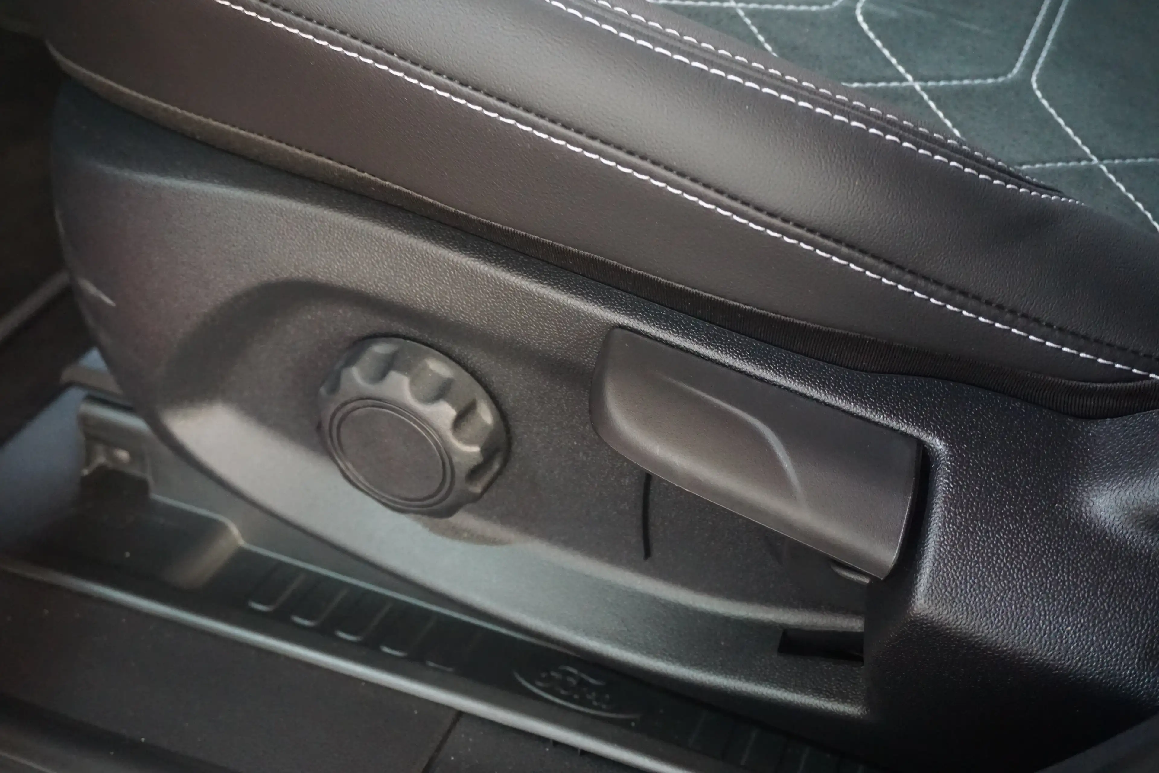 Ford Puma Gen-E Premium 44 kWh | Achteruitrijcamera | Airco (autom — photo 14