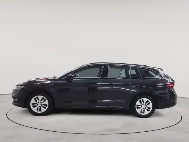 Skoda Octavia view 6