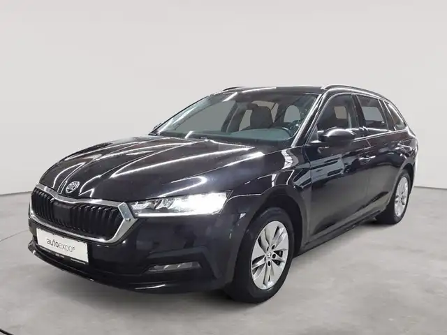 Skoda Octavia view 2