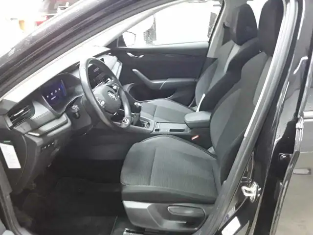 Skoda Octavia view 7