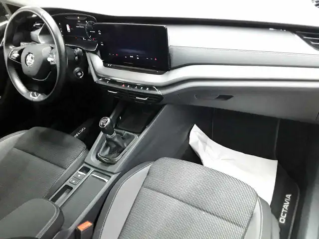 Skoda Octavia view 9