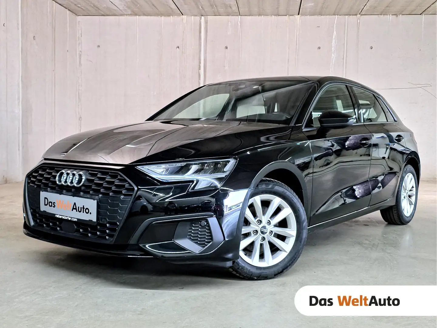Audi A3 30 TFSI Schwarz - 1