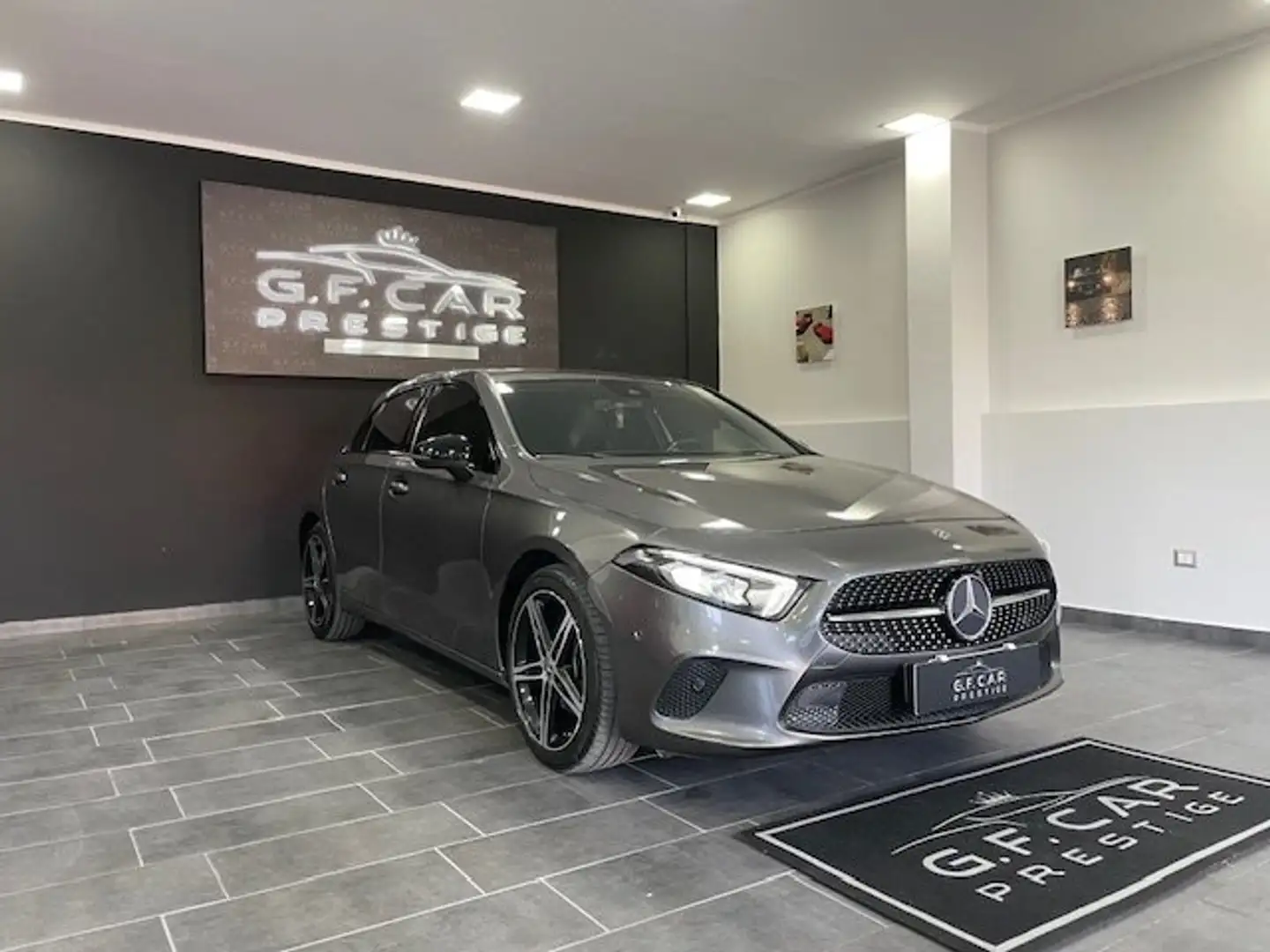 Mercedes-Benz A 180 d Sport Extra auto Grigio - 2