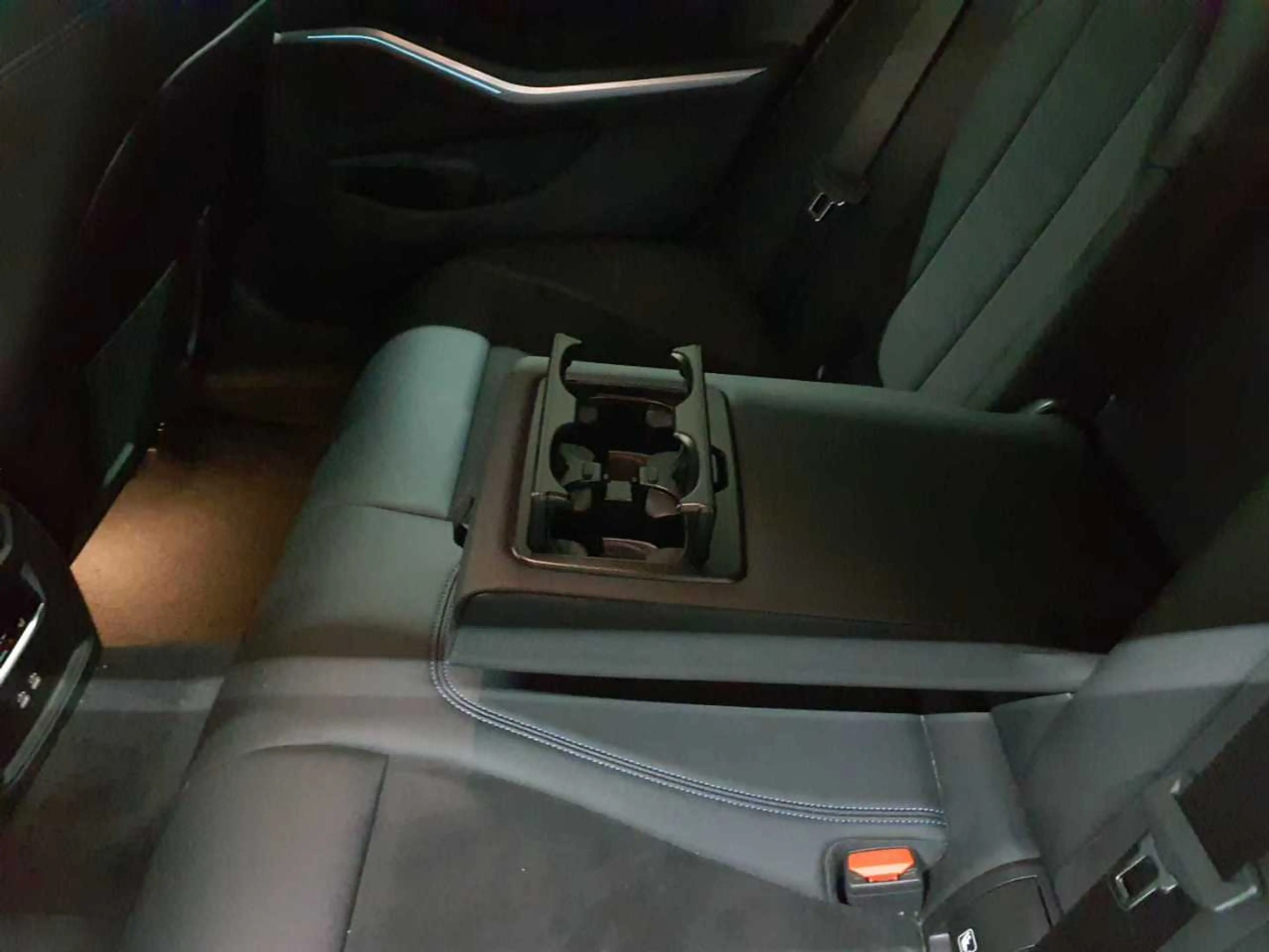 BMW 330 330e Touring xDrive Aut. M Sport Navi SHZ — photo 6