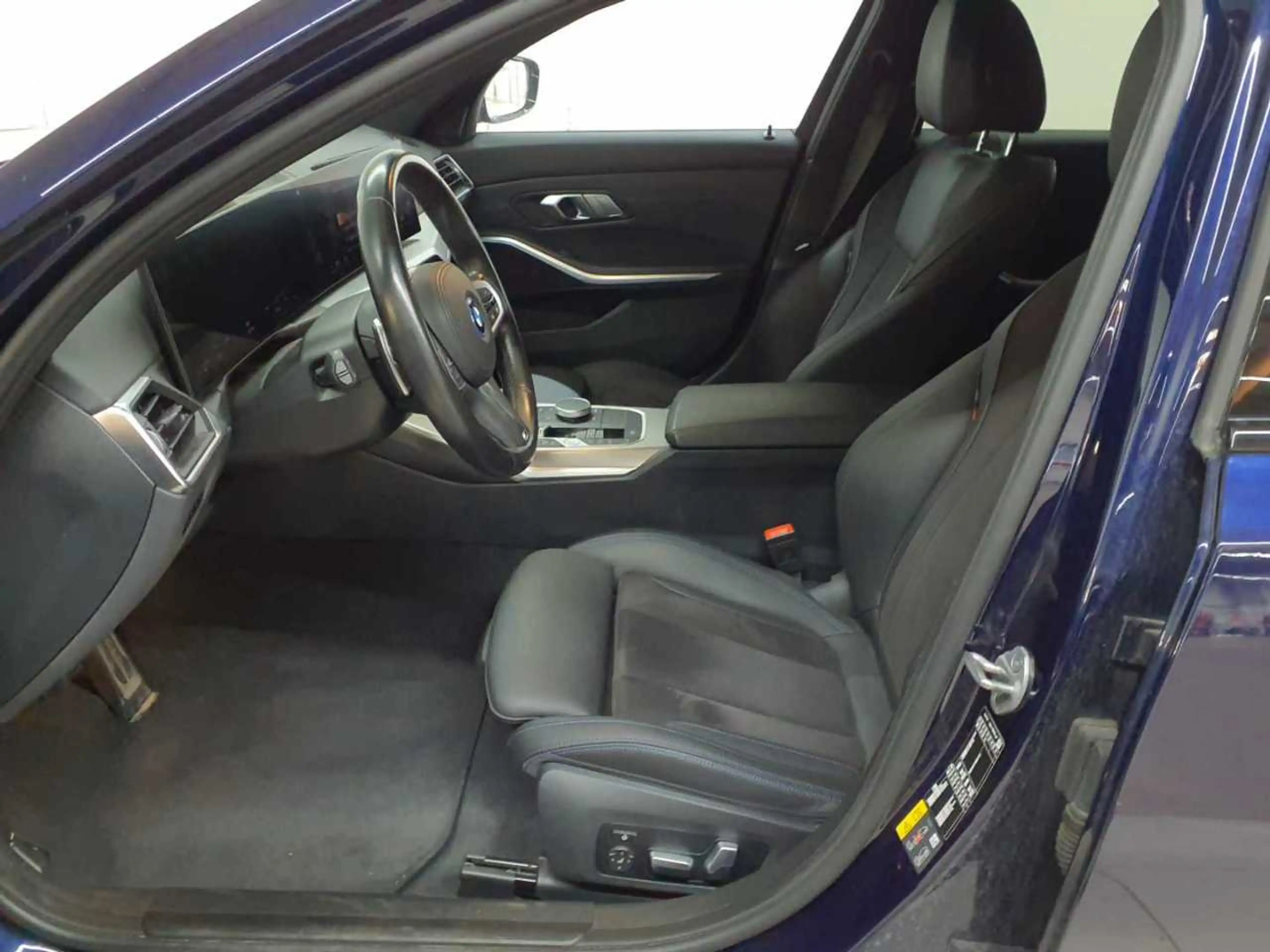 BMW 330 330e Touring xDrive Aut. M Sport Navi SHZ — photo 3