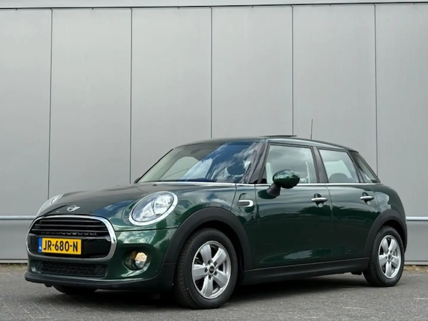 MINI Cooper Mini 1.5 - airco - pano - nap! Automaat - navi - Verde - 1